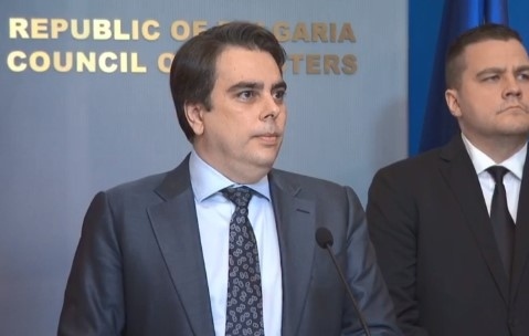 Асен Василев: От 1 юли тръгват отстъпките от 25 ст. за бензин и дизел